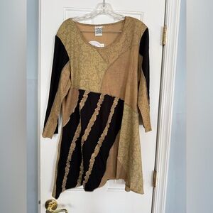 Parsley & Sage Black and Tan Patchwork Long Sleeve Top